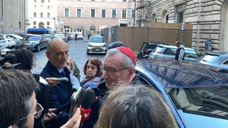 Dez anos de Evangelii gaudium, Fisichella: texto com força motriz - Vatican  News